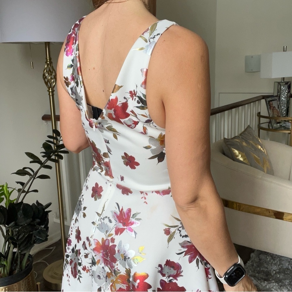 Aqua Floral White Red V Neck Fit and Flare Sleeveless Short Dress Open V Back L - Picture 4 of 10
